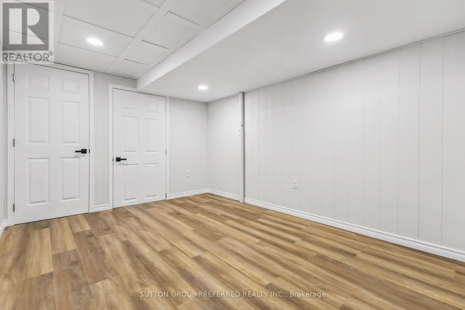 52 STUYVESANT PLACE