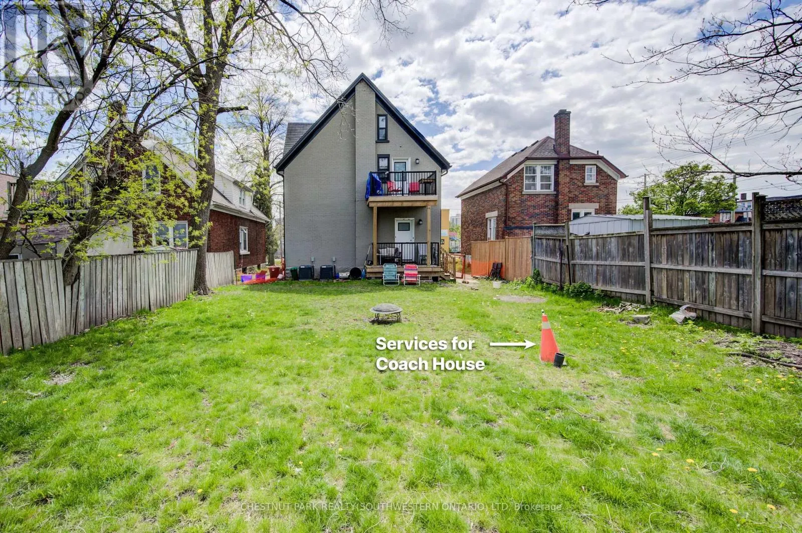 374 LOUISA STREET