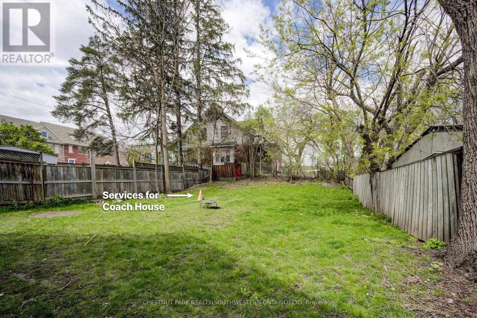 374 LOUISA STREET