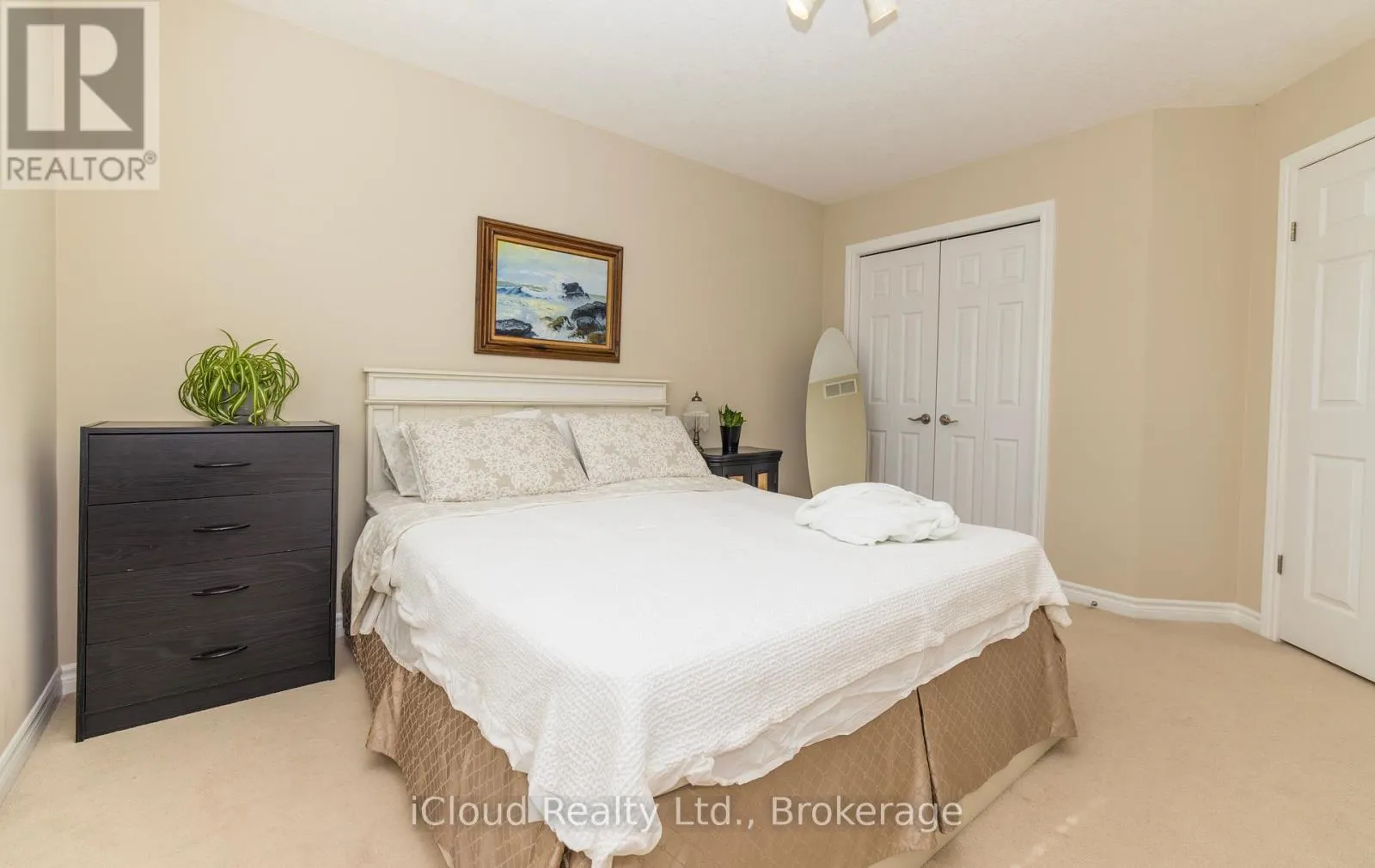 105 HAMPSON CRESCENT