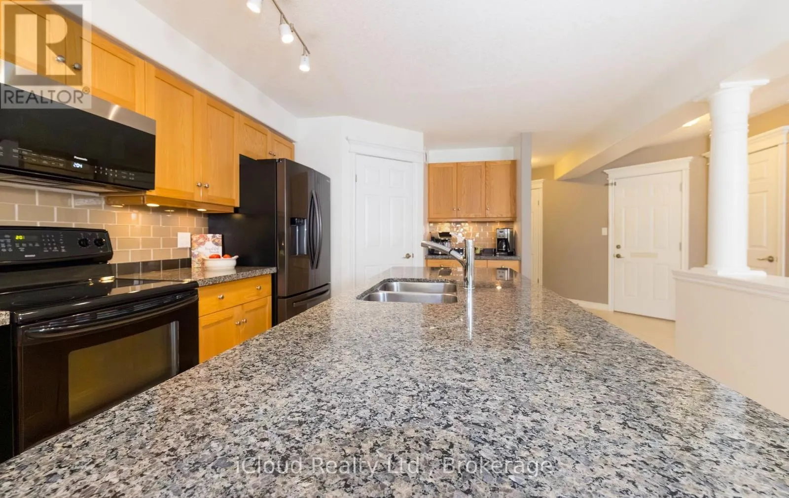 105 HAMPSON CRESCENT