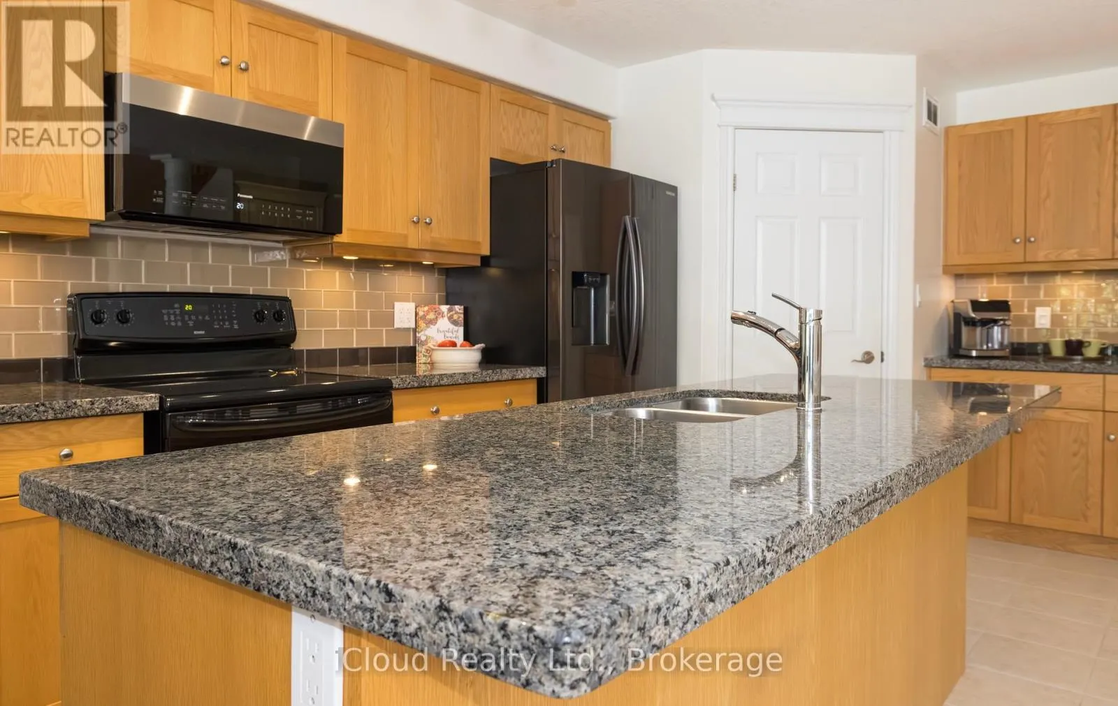 105 HAMPSON CRESCENT
