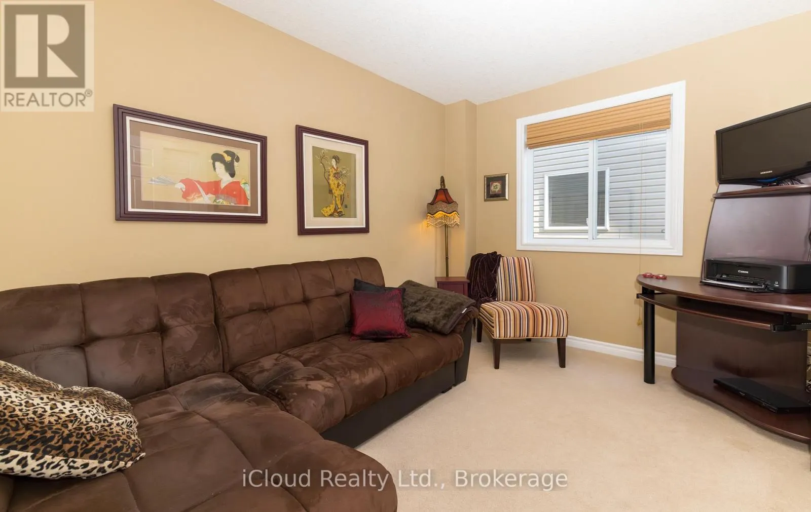 105 HAMPSON CRESCENT