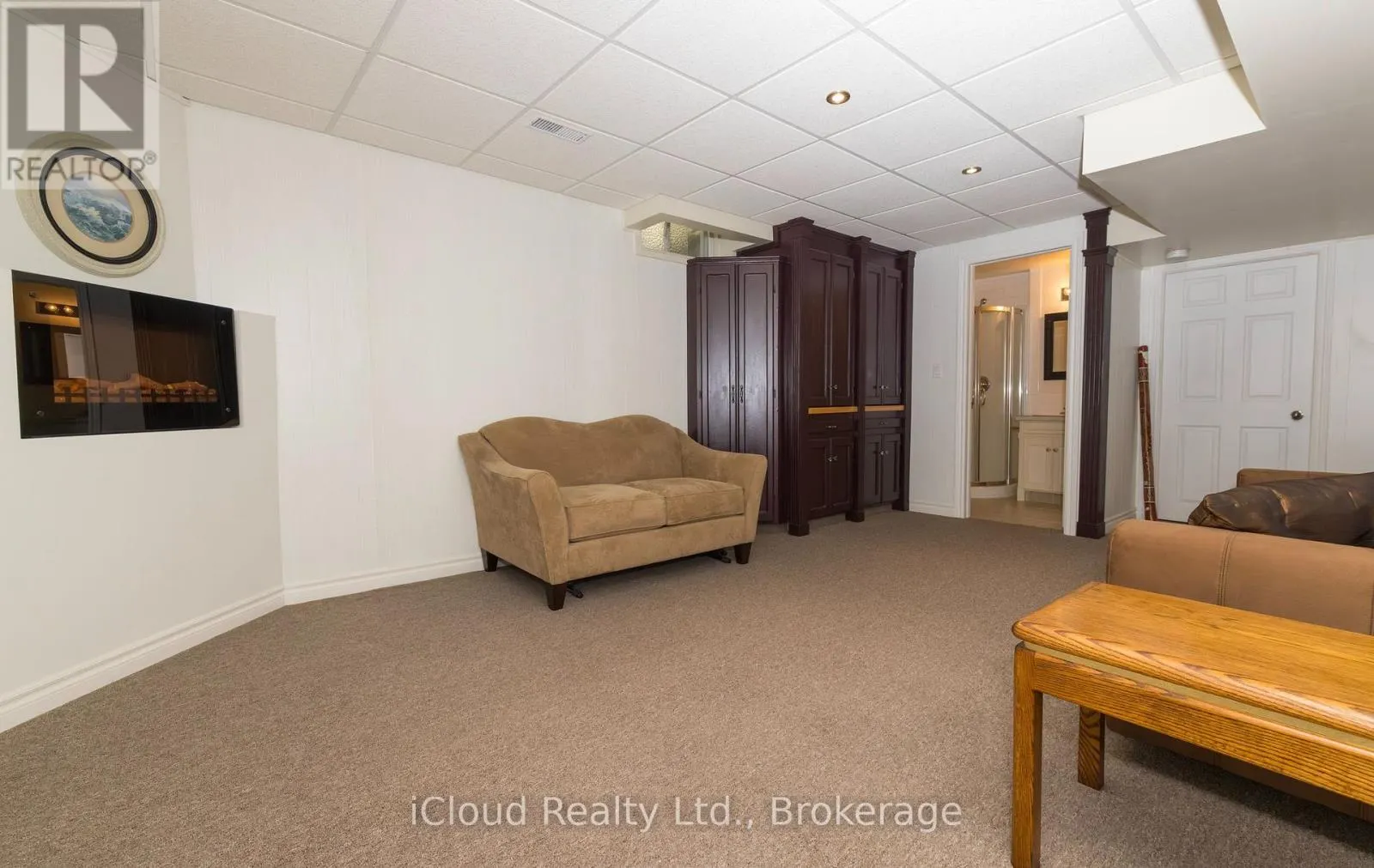 105 HAMPSON CRESCENT