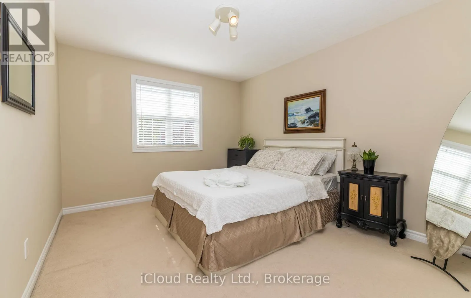 105 HAMPSON CRESCENT