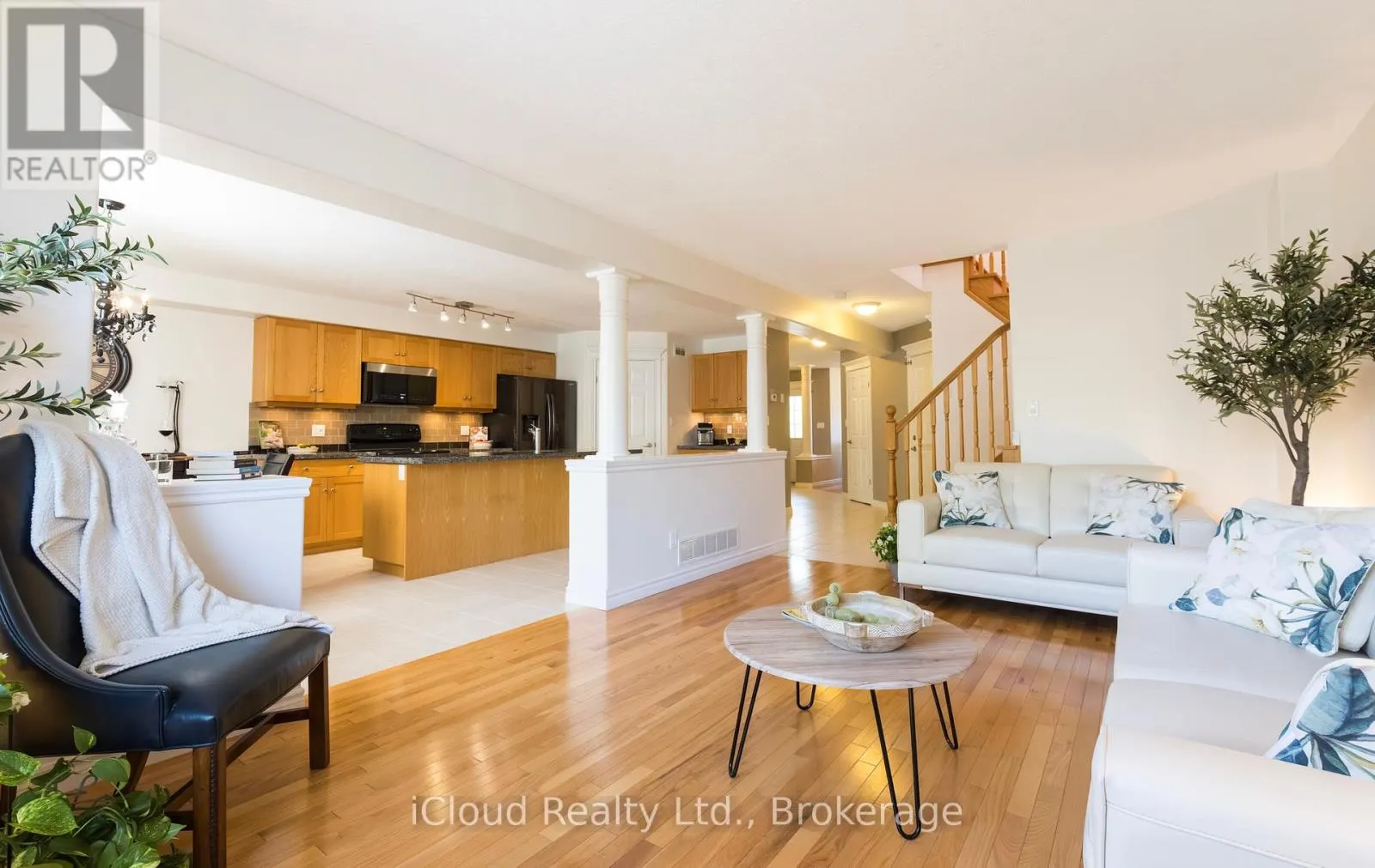 105 HAMPSON CRESCENT