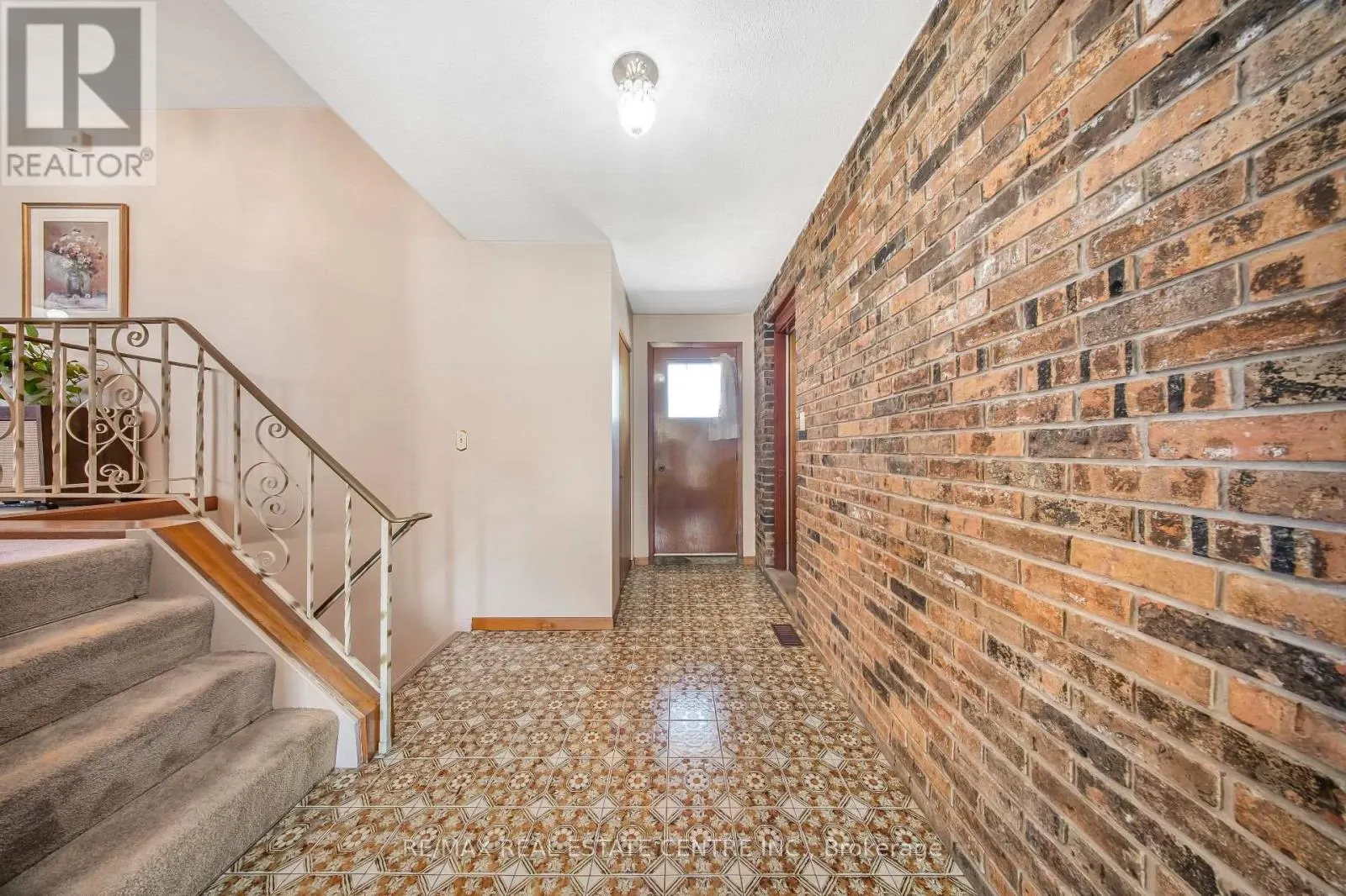 103 FOREST HILL CRESCENT