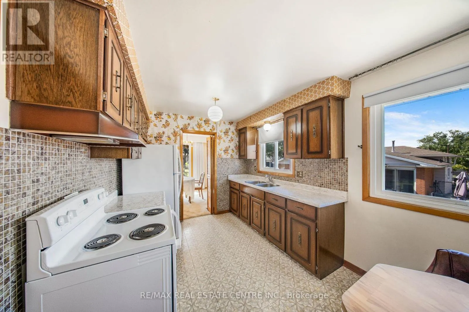 103 FOREST HILL CRESCENT