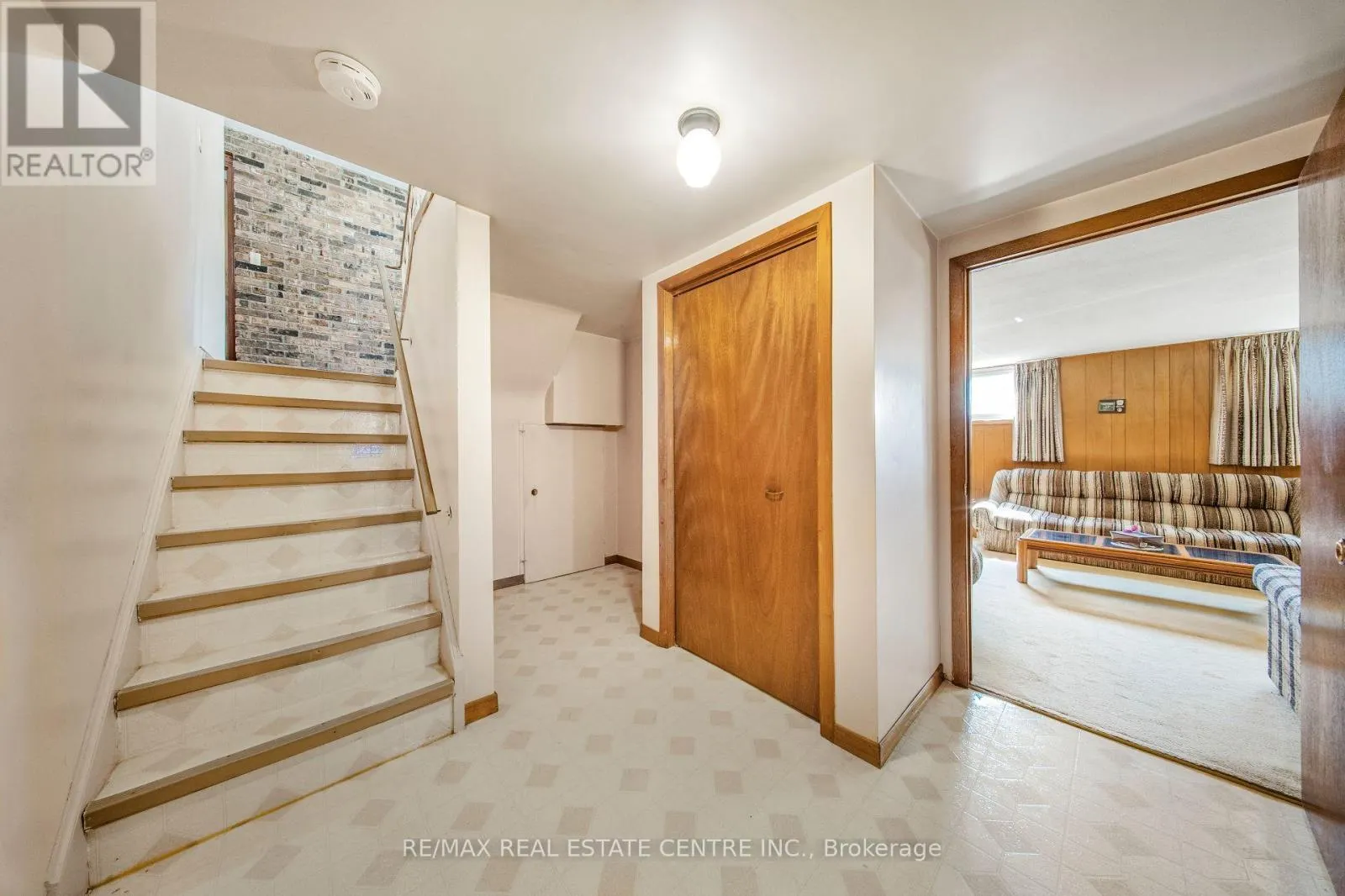 103 FOREST HILL CRESCENT