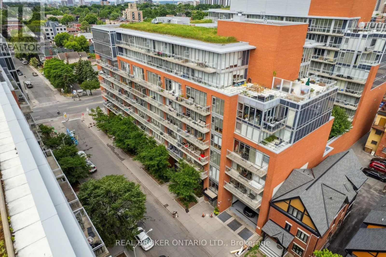 623 - 349 MCLEOD STREET