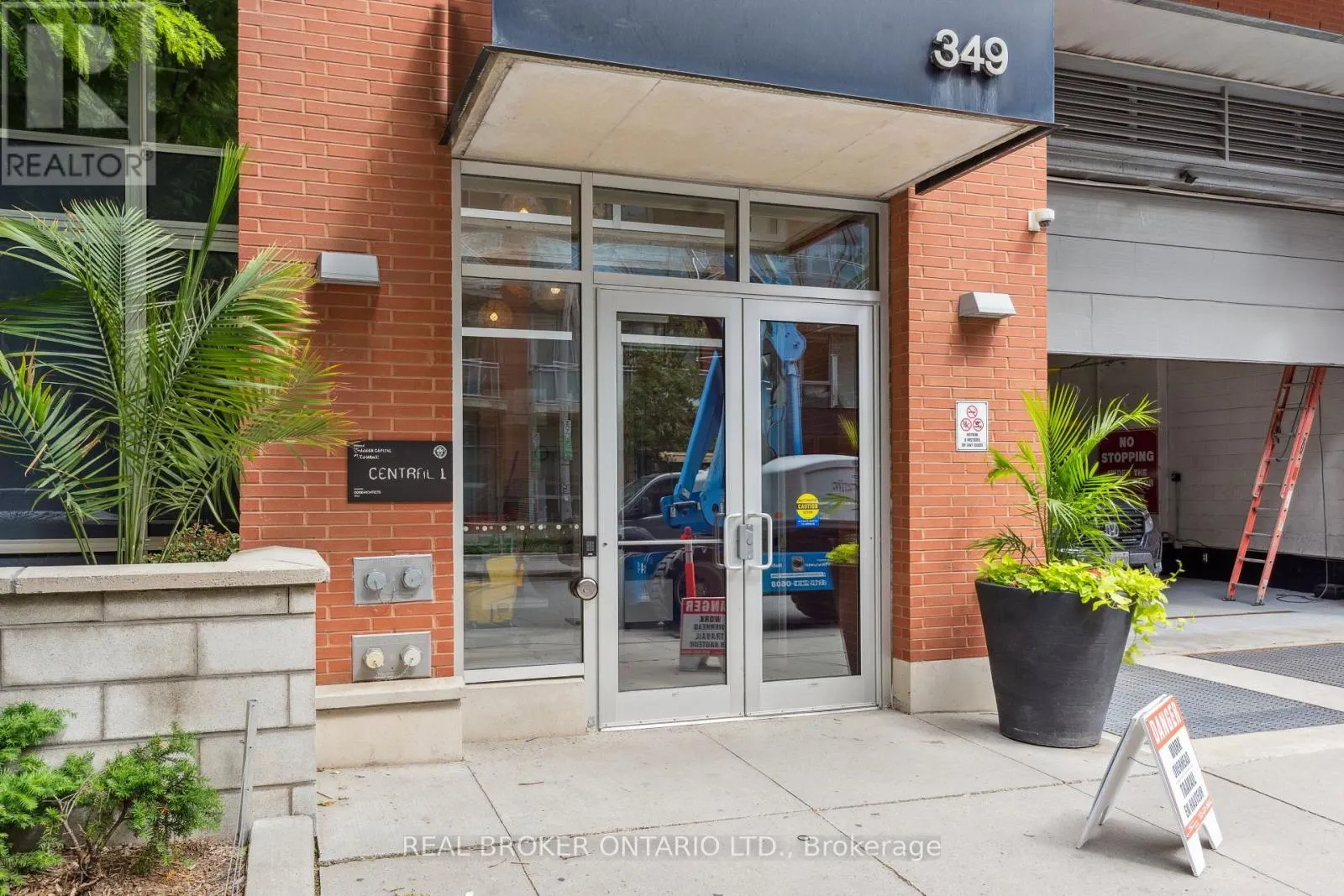 623 - 349 MCLEOD STREET