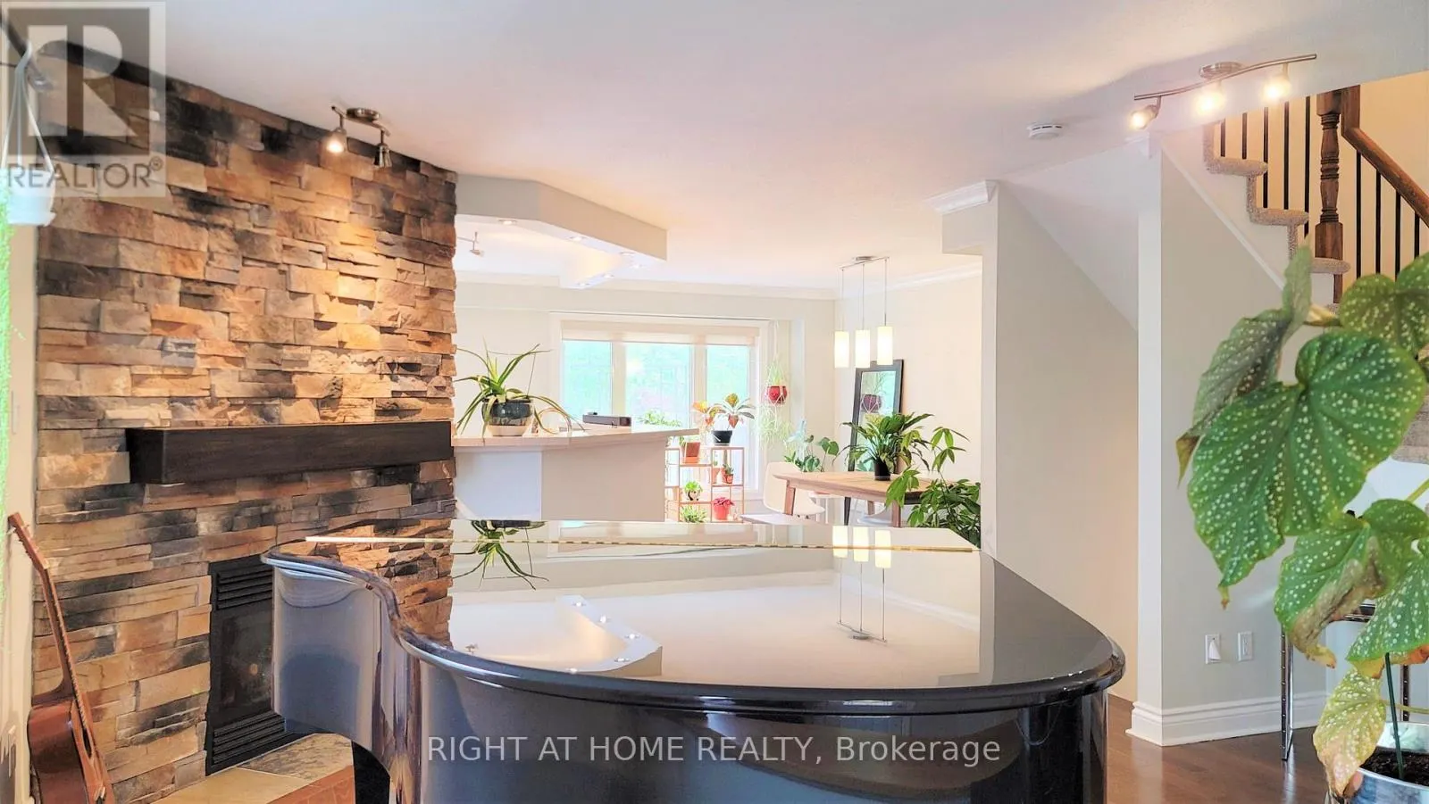 542 ABERFOYLE CIRCLE