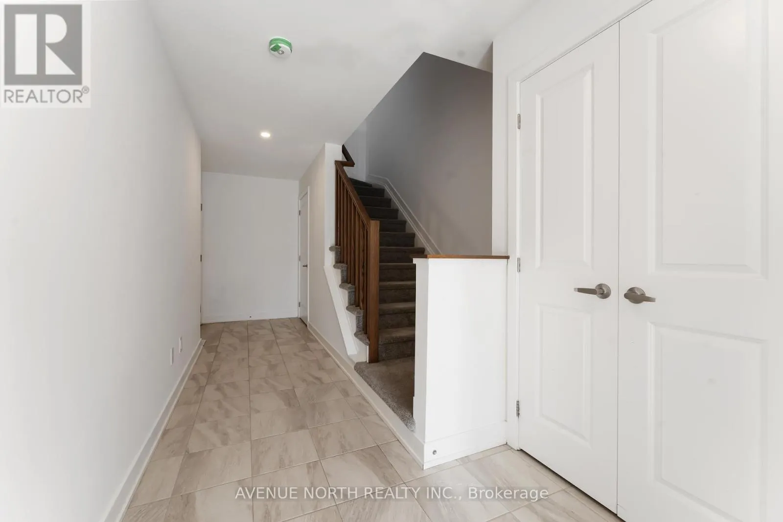 870 ANCIANO CRESCENT