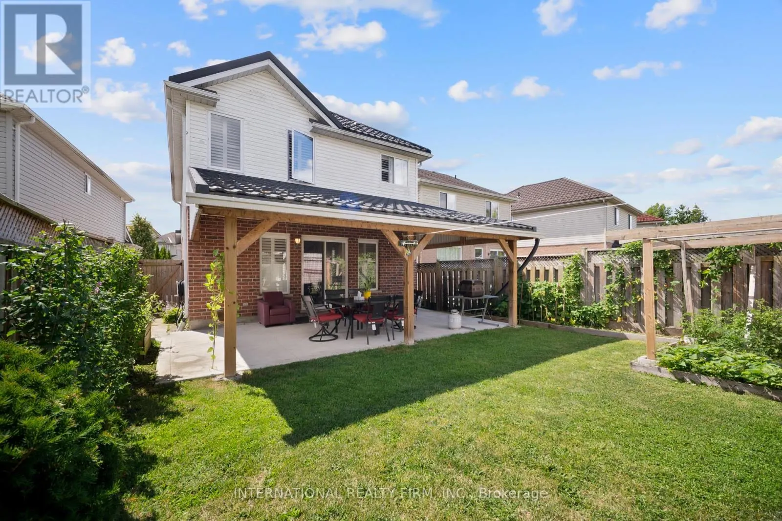 1055 CROSSCREEK CRESCENT