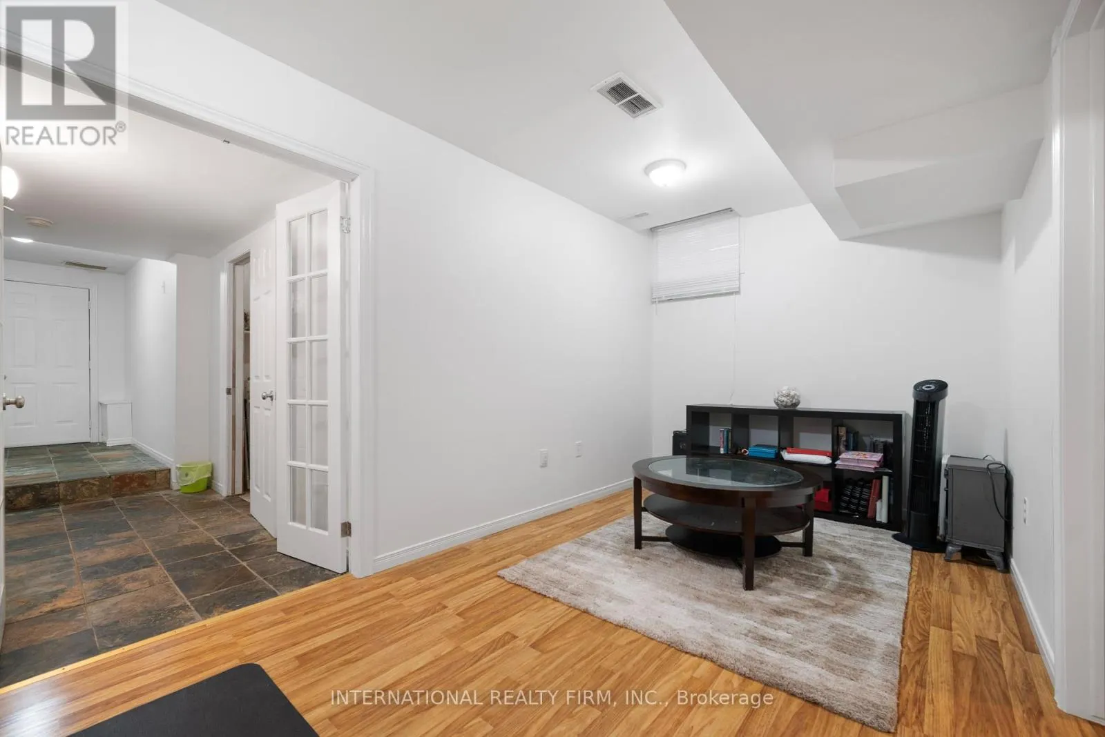 1055 CROSSCREEK CRESCENT