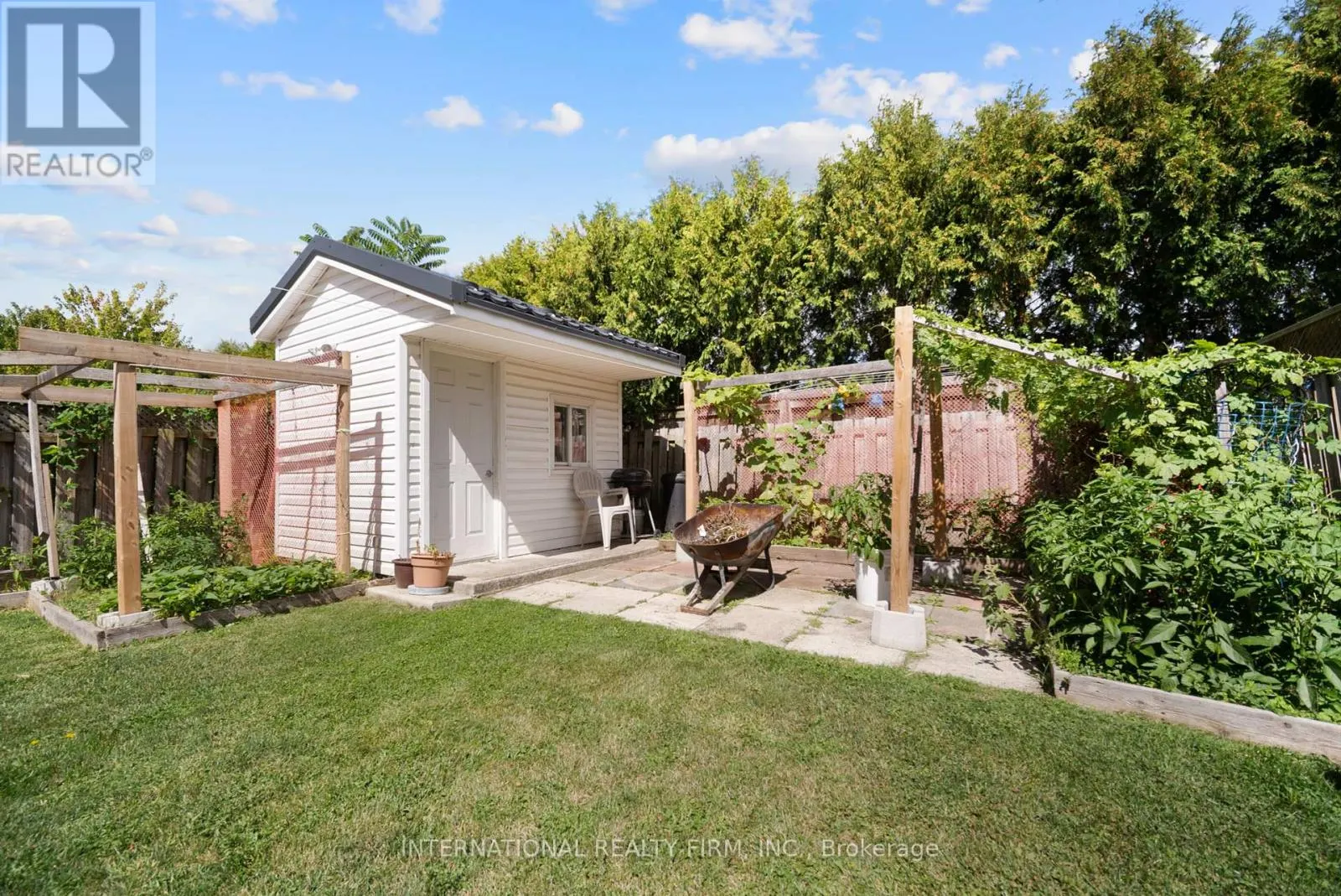 1055 CROSSCREEK CRESCENT