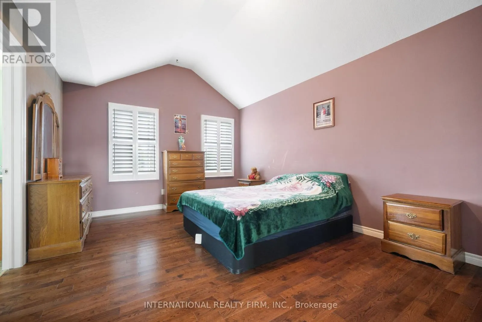 1055 CROSSCREEK CRESCENT