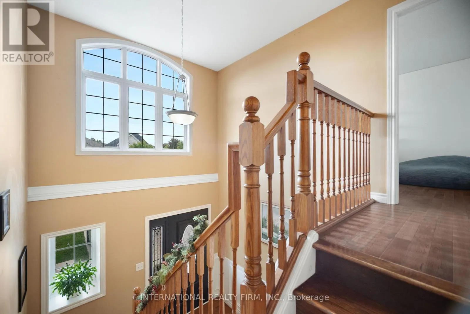 1055 CROSSCREEK CRESCENT