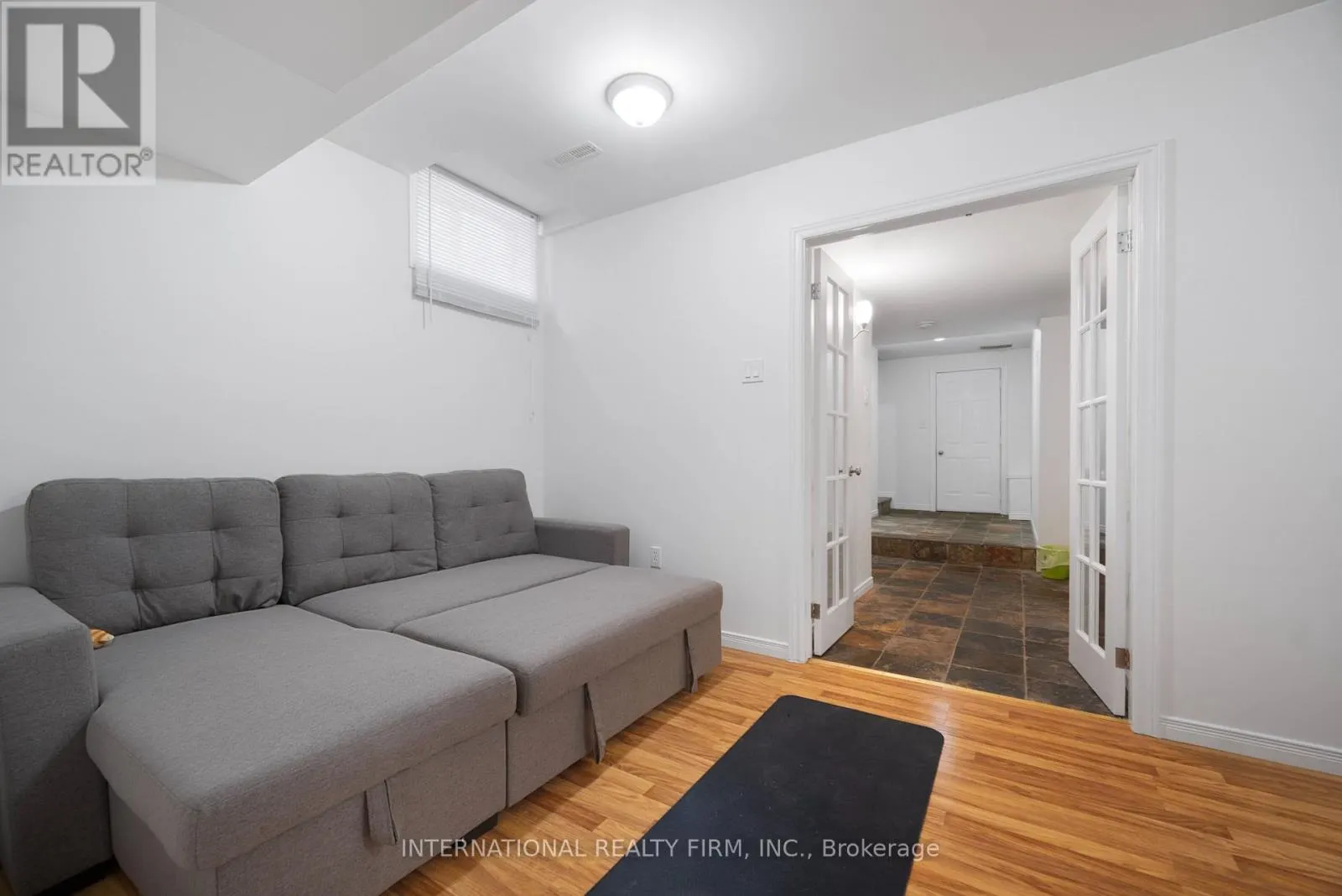1055 CROSSCREEK CRESCENT