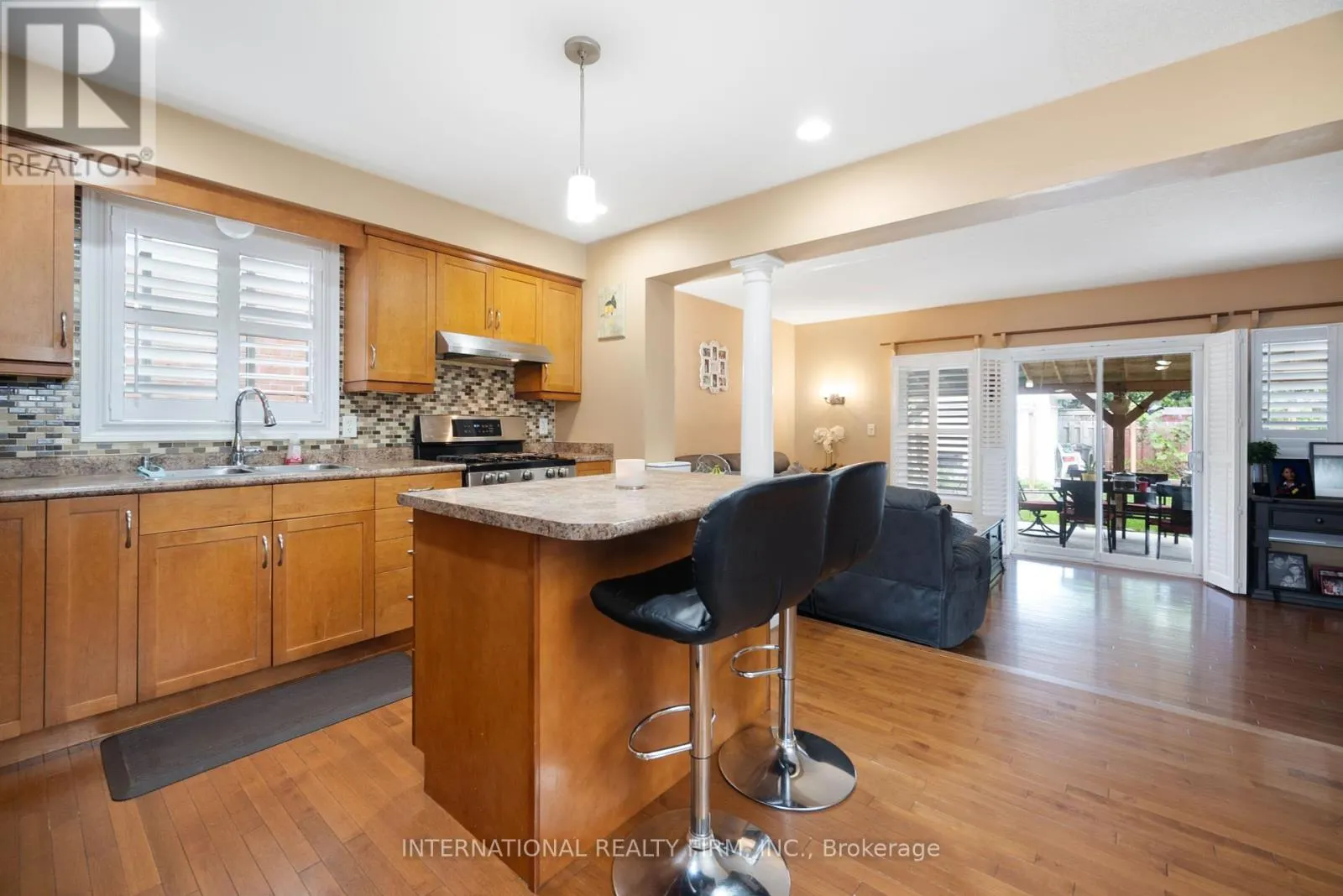 1055 CROSSCREEK CRESCENT