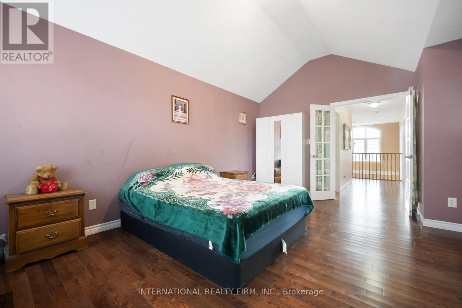 1055 CROSSCREEK CRESCENT