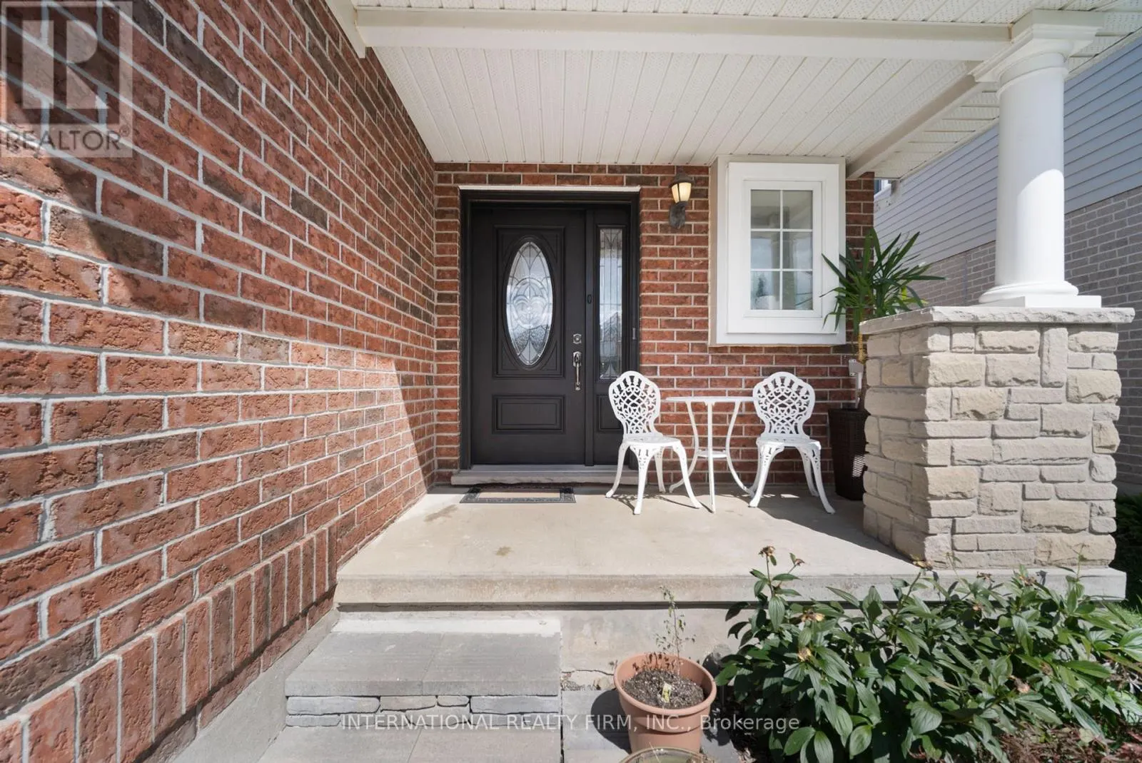 1055 CROSSCREEK CRESCENT
