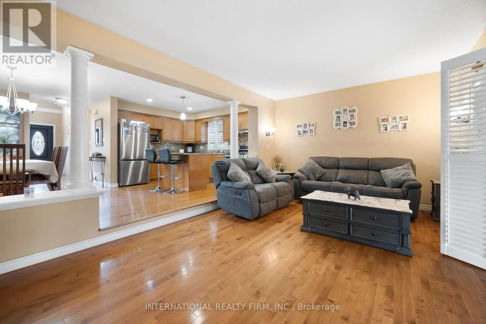 1055 CROSSCREEK CRESCENT