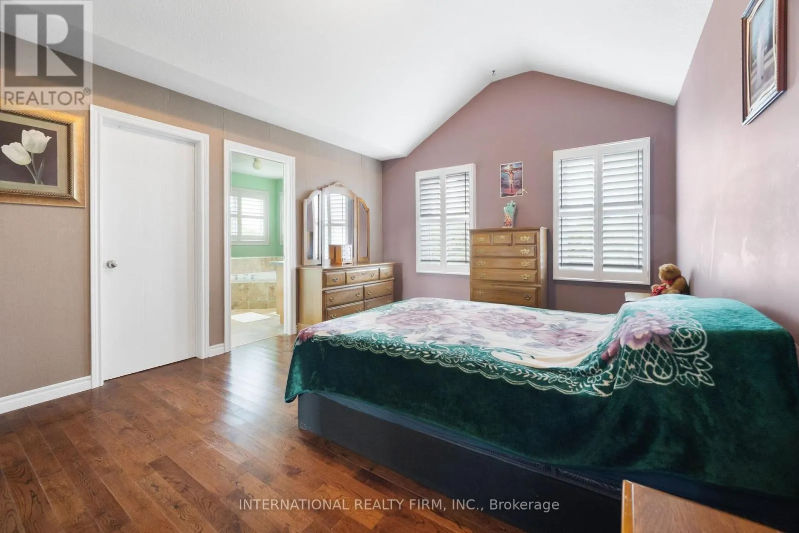 1055 CROSSCREEK CRESCENT