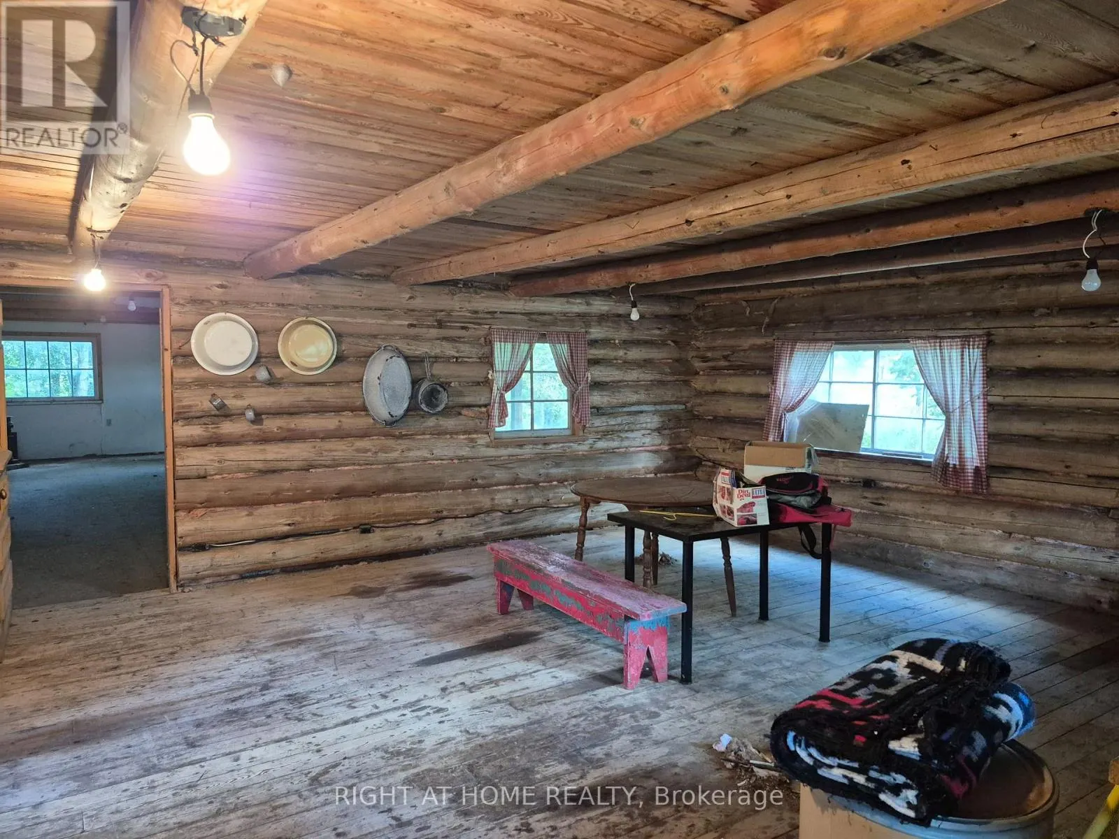 326 CALABOGIE ROAD