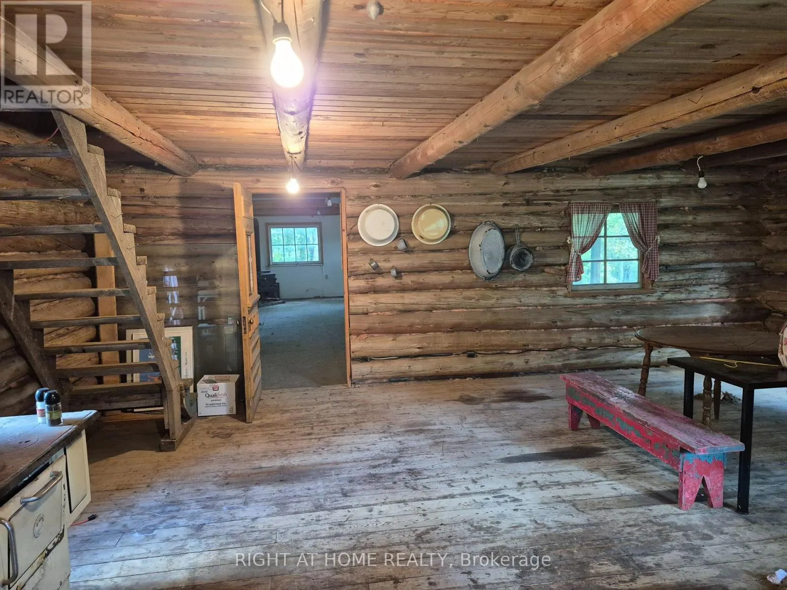 326 CALABOGIE ROAD