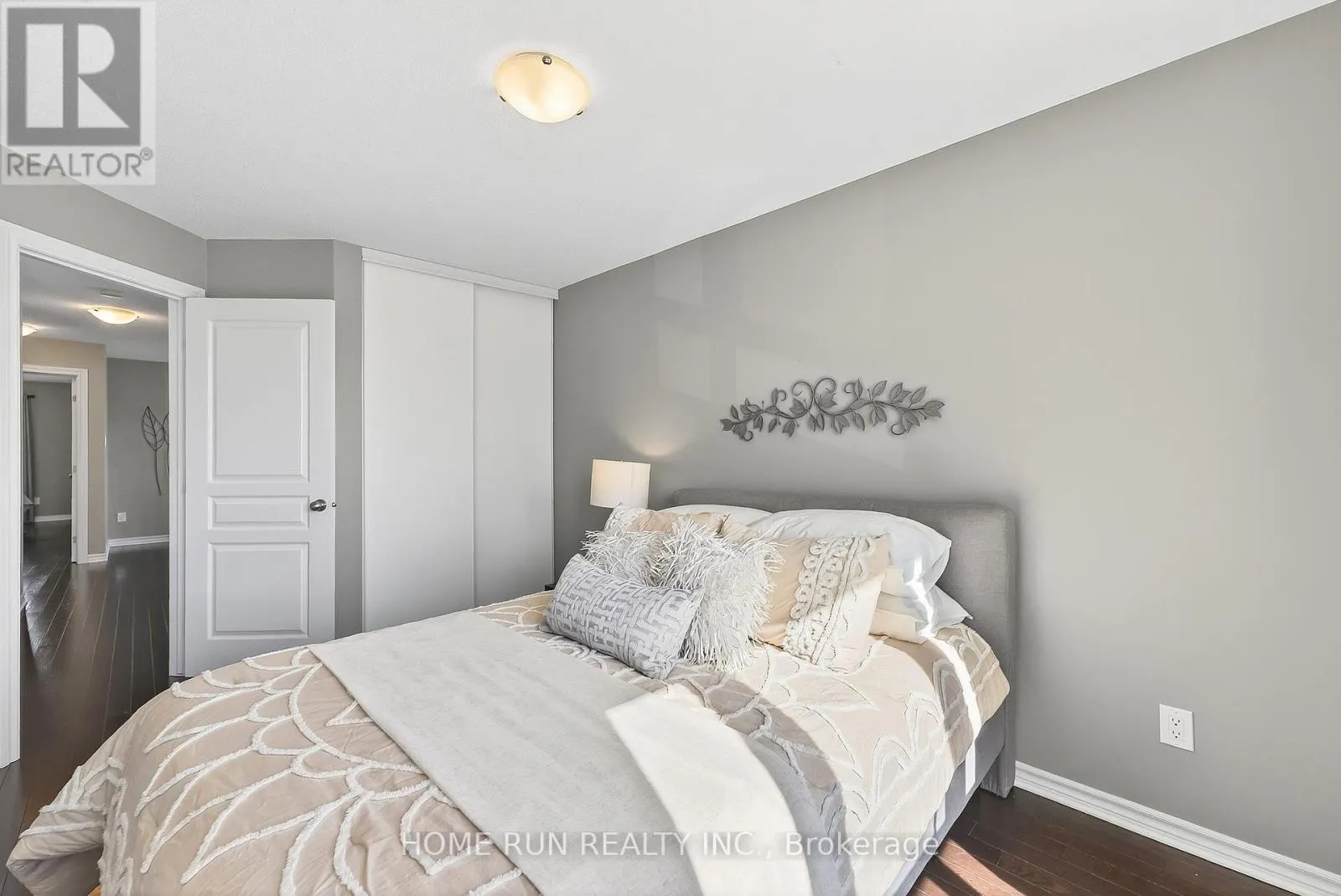 140 KINGHAVEN CRESCENT