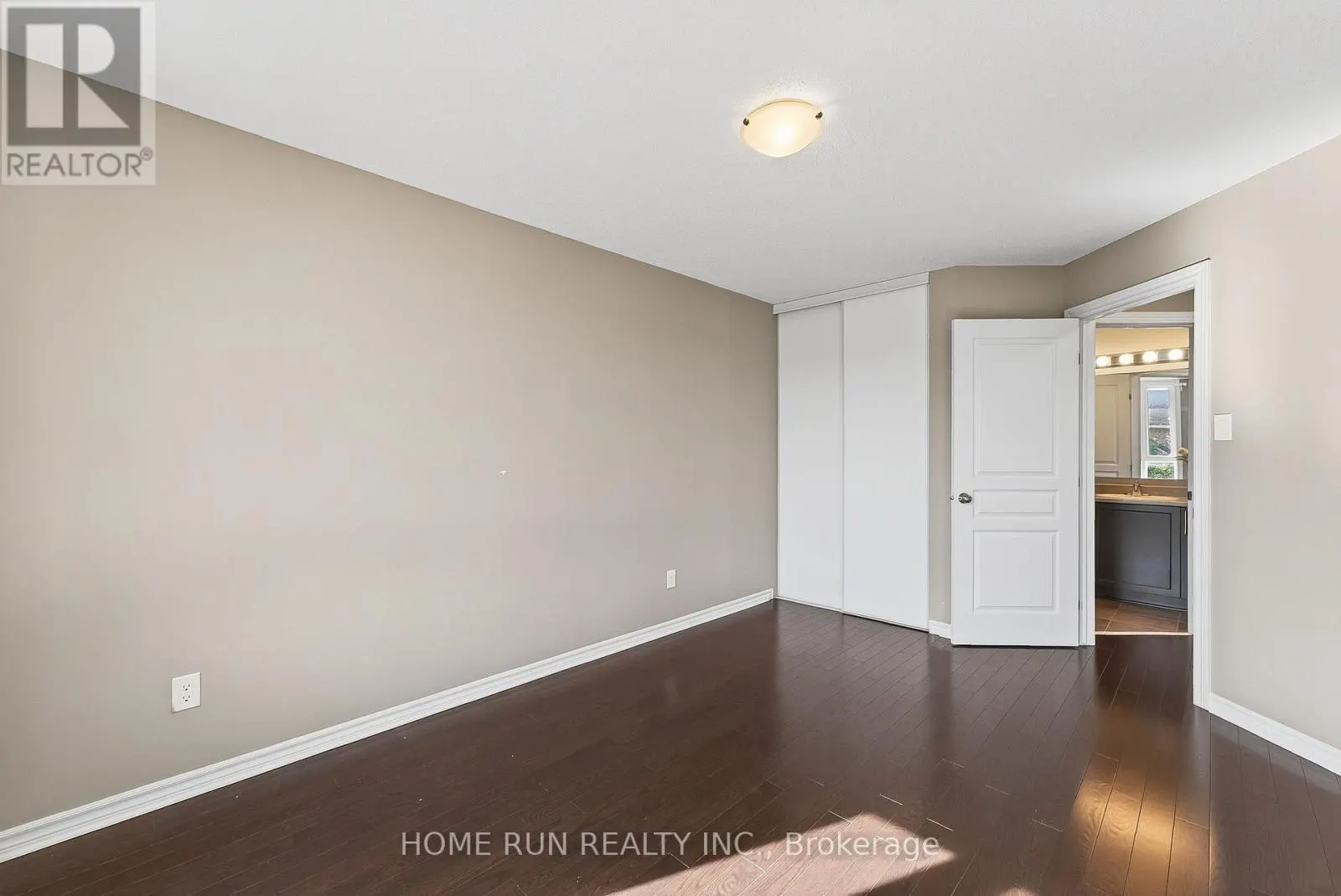 140 KINGHAVEN CRESCENT