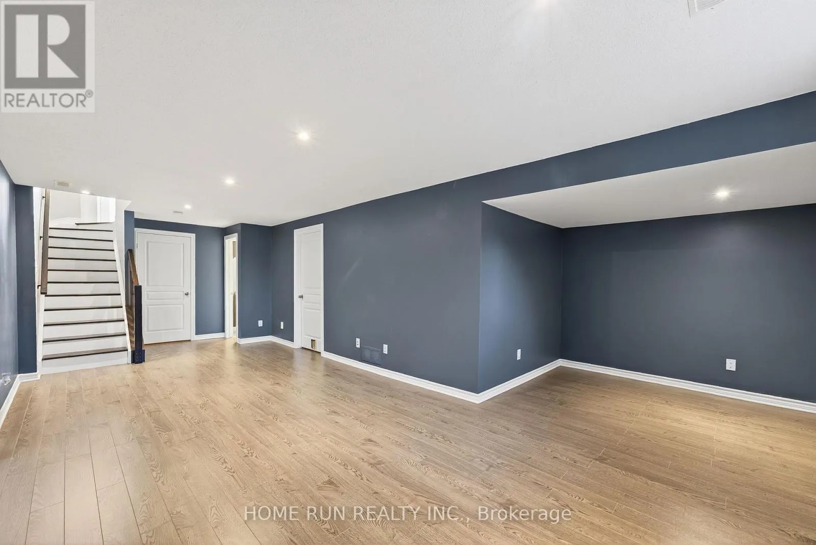 140 KINGHAVEN CRESCENT