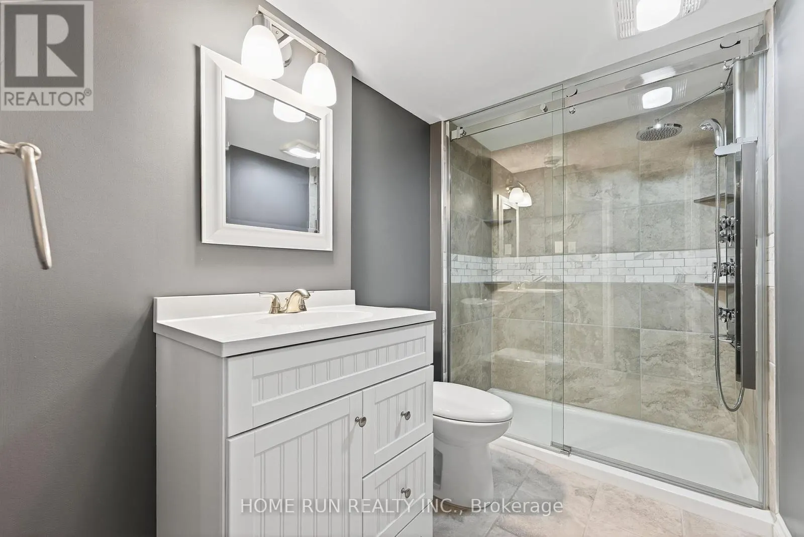 140 KINGHAVEN CRESCENT
