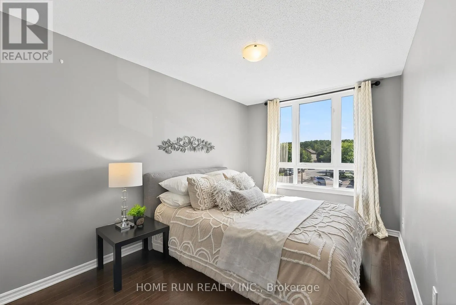 140 KINGHAVEN CRESCENT