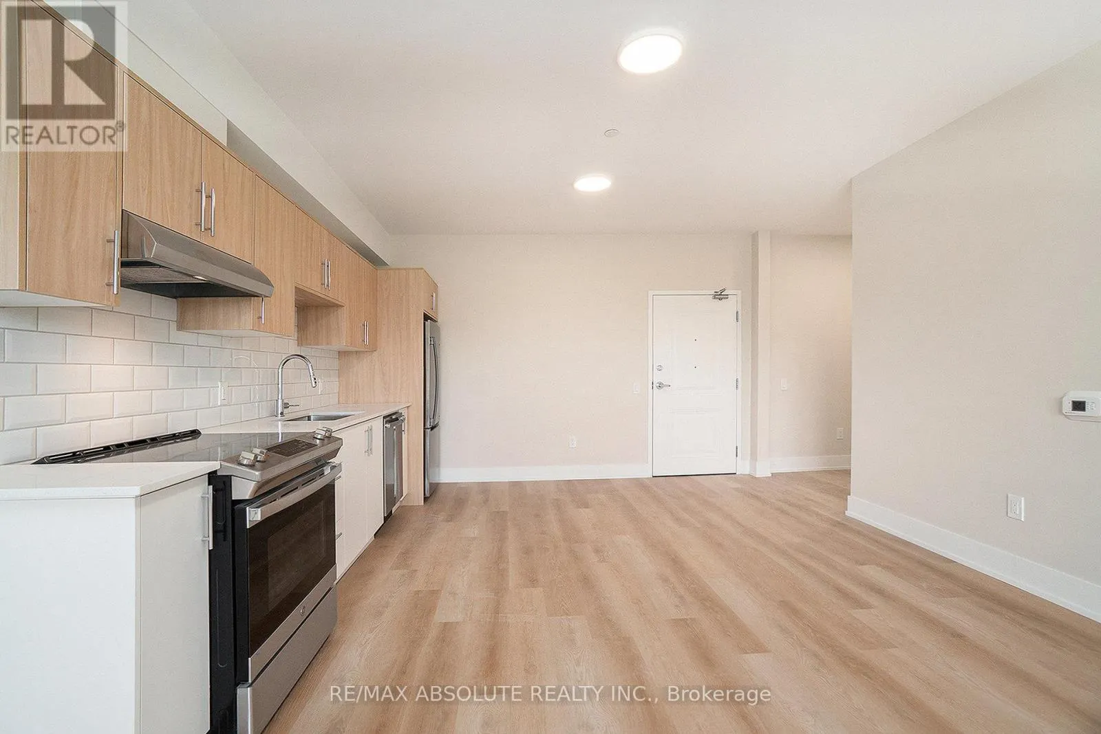 412 - 12 THOMAS STREET S