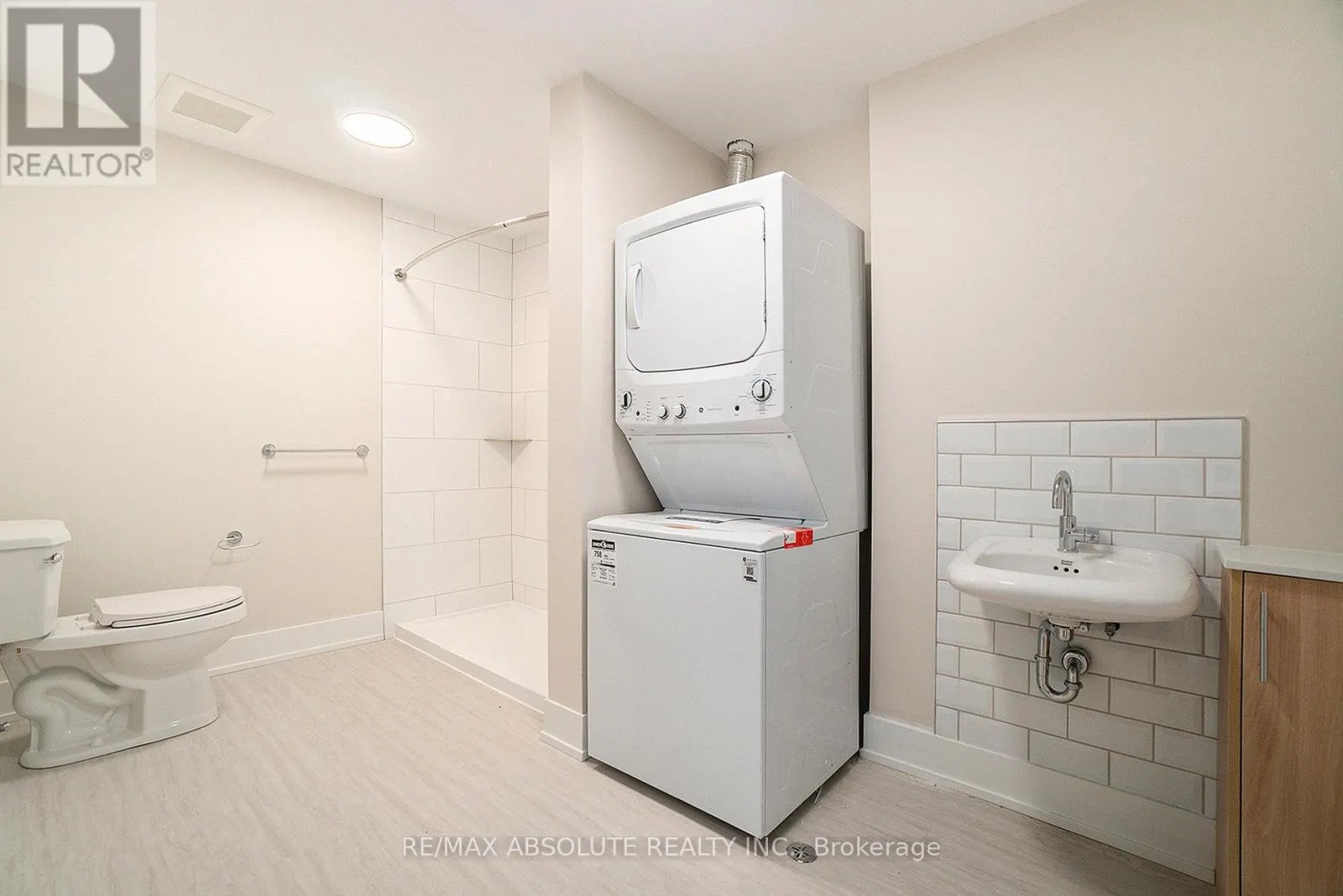 412 - 12 THOMAS STREET S