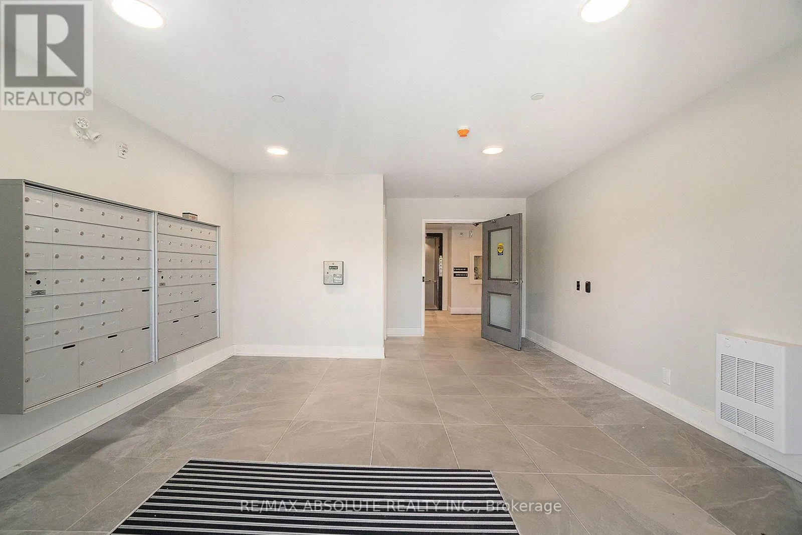 412 - 12 THOMAS STREET S