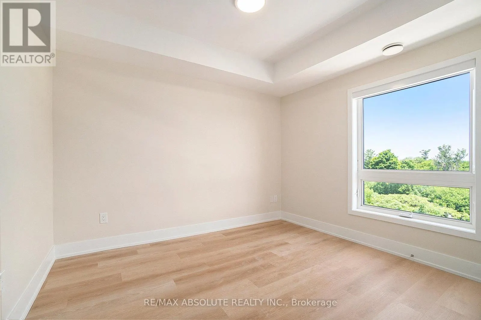412 - 12 THOMAS STREET S