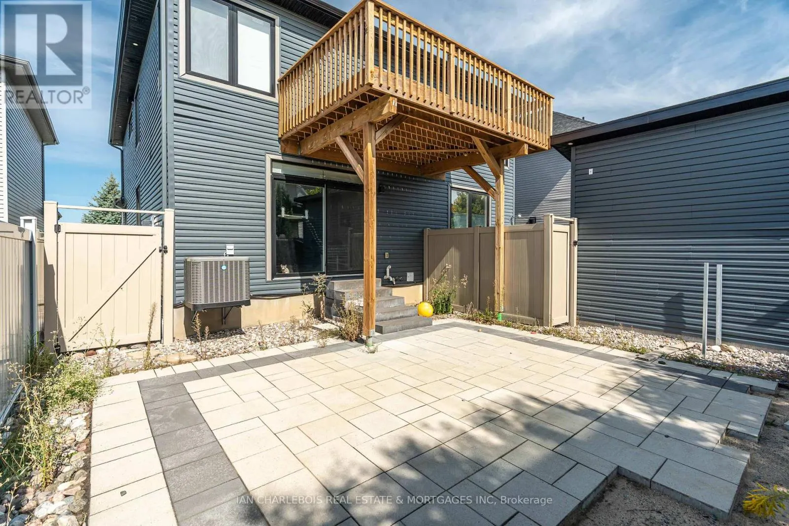 B - 846 ROCKSON CRESCENT