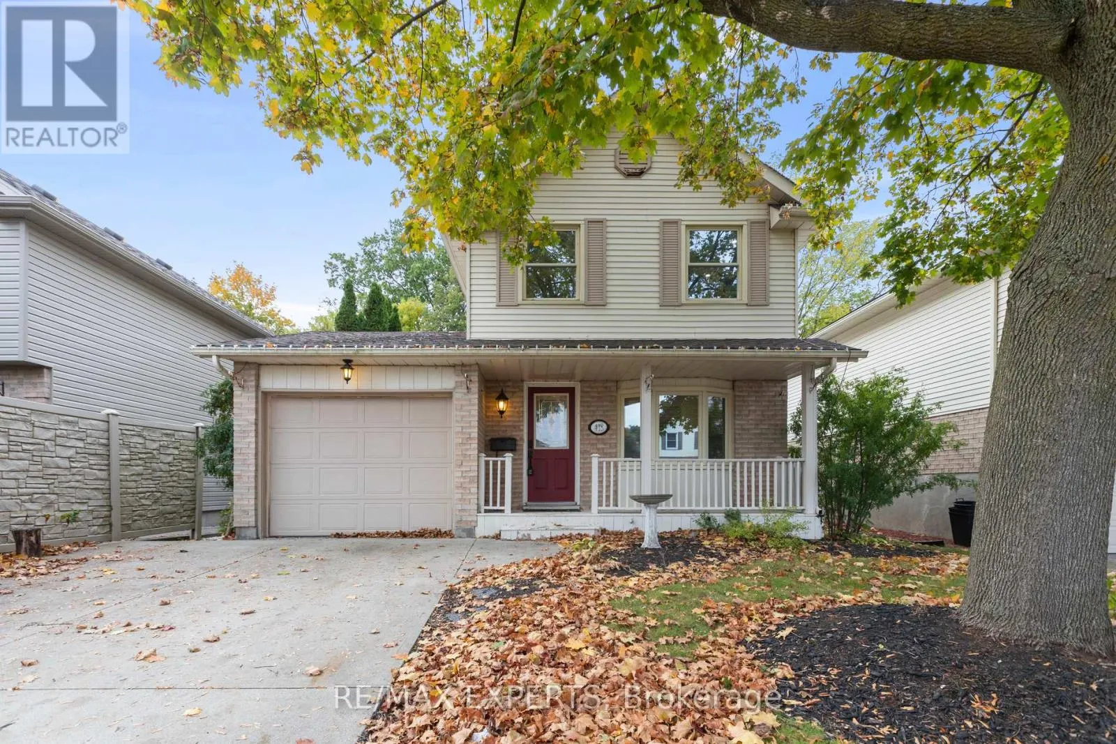 418 WOODS LANE