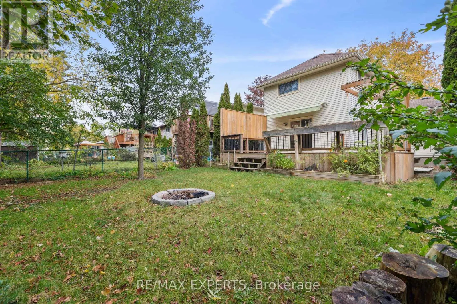 418 WOODS LANE