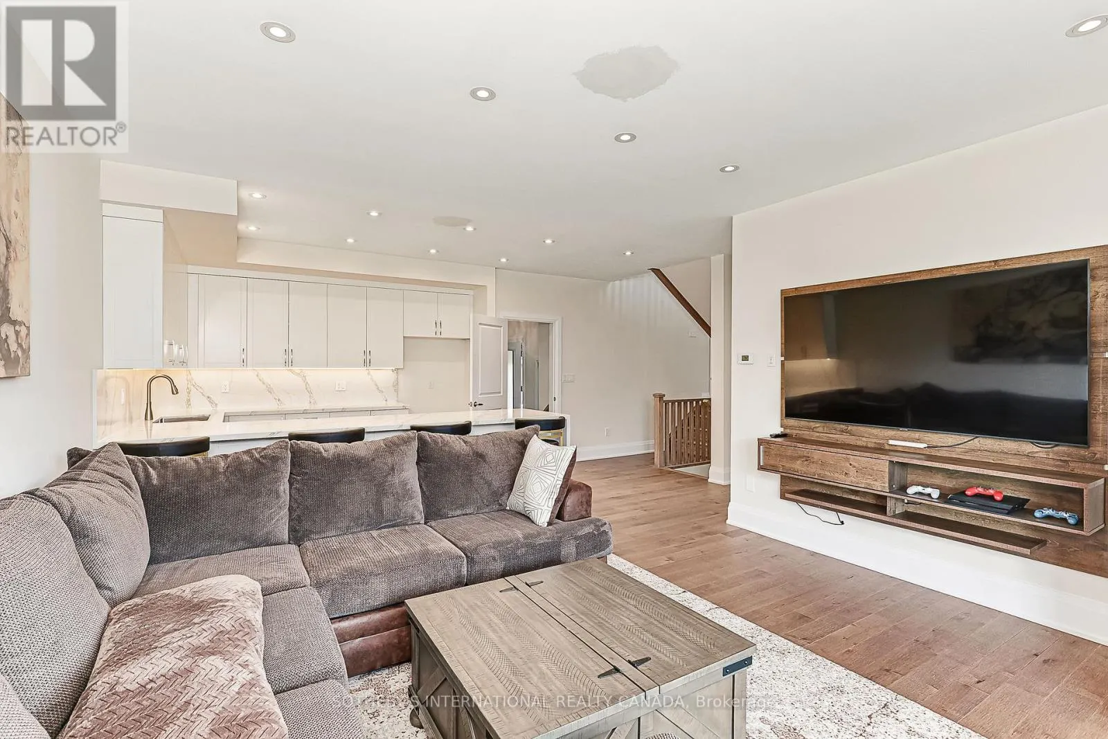 103 STONELEIGH DRIVE