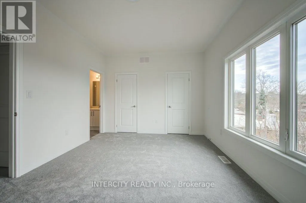 68 SIDNEY ROSE COMMON