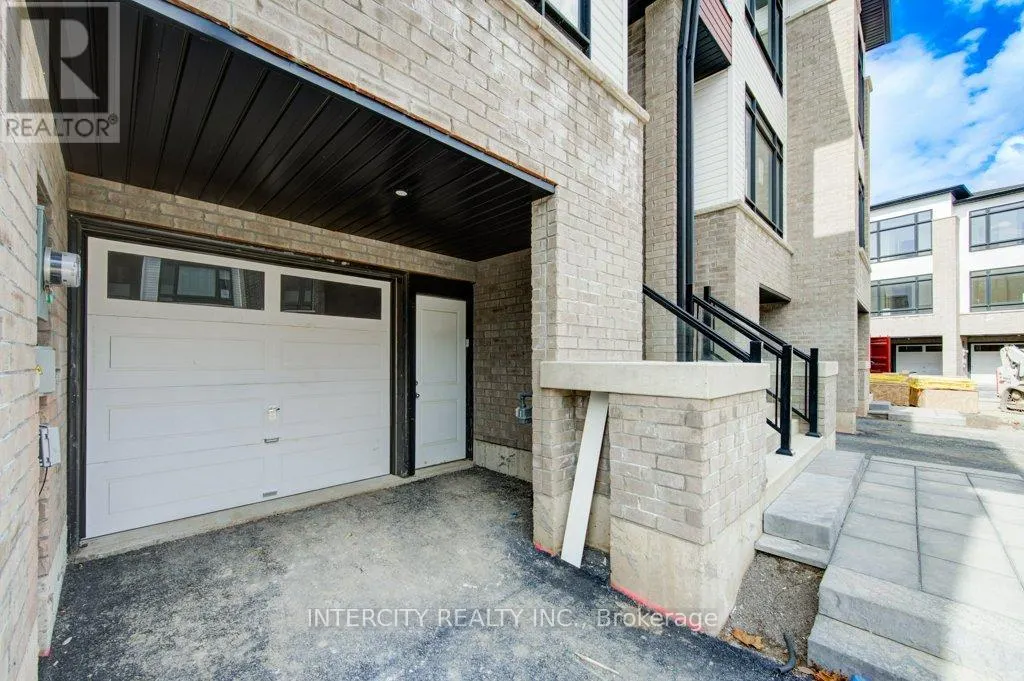 68 SIDNEY ROSE COMMON