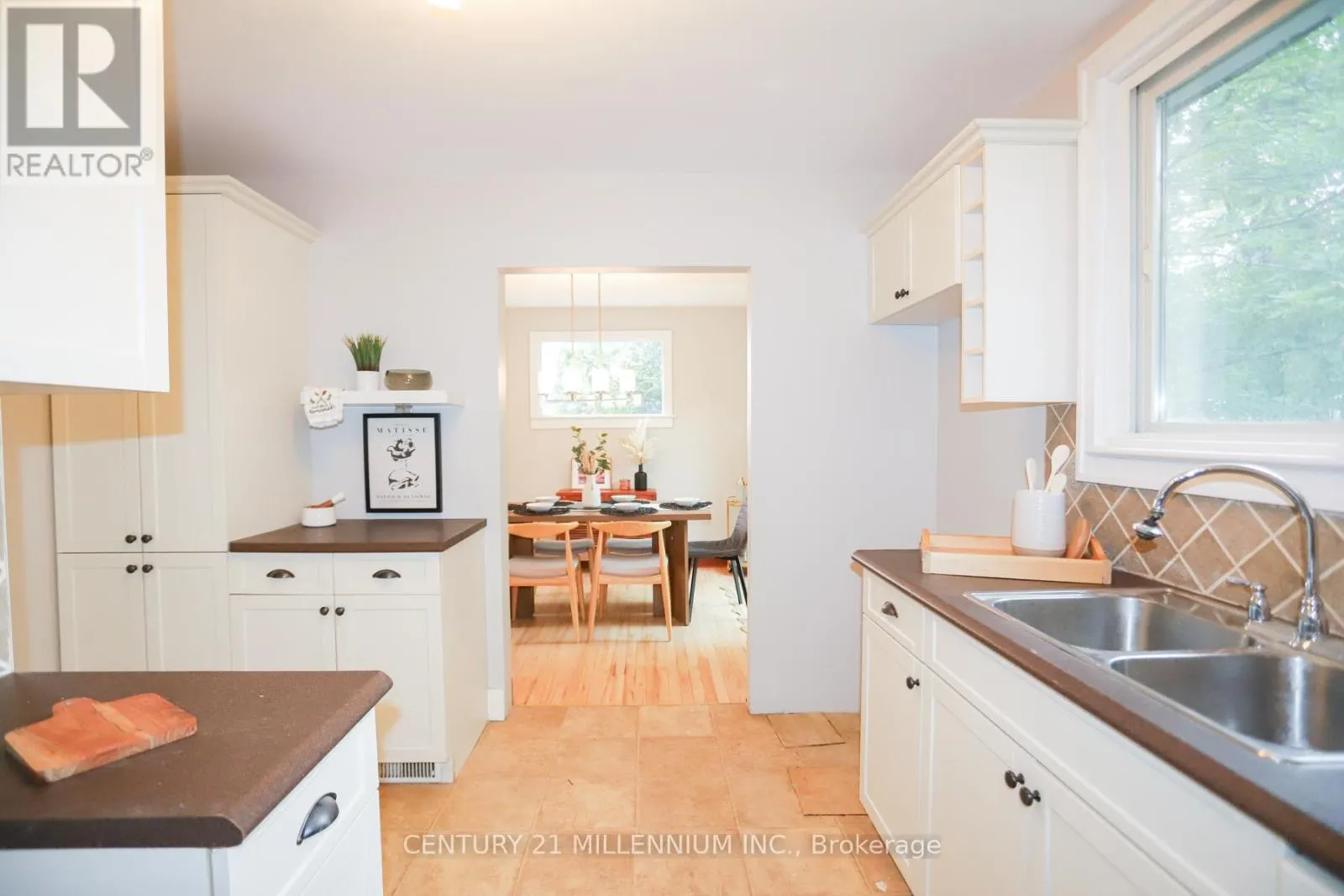 3 RIVERVIEW AVENUE