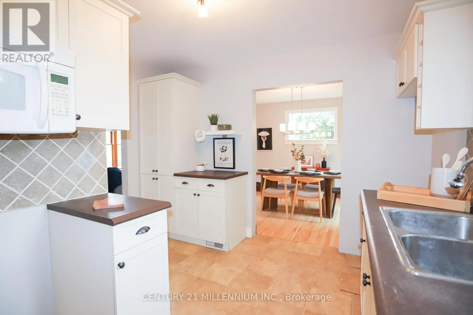 3 RIVERVIEW AVENUE