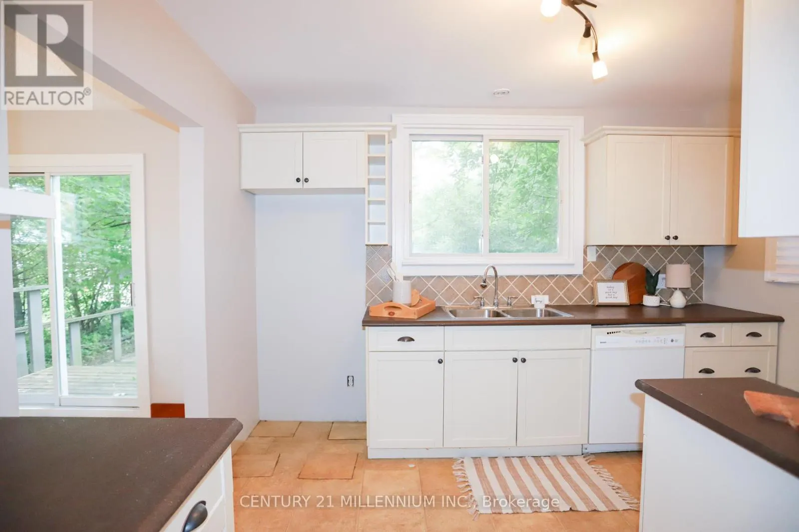 3 RIVERVIEW AVENUE
