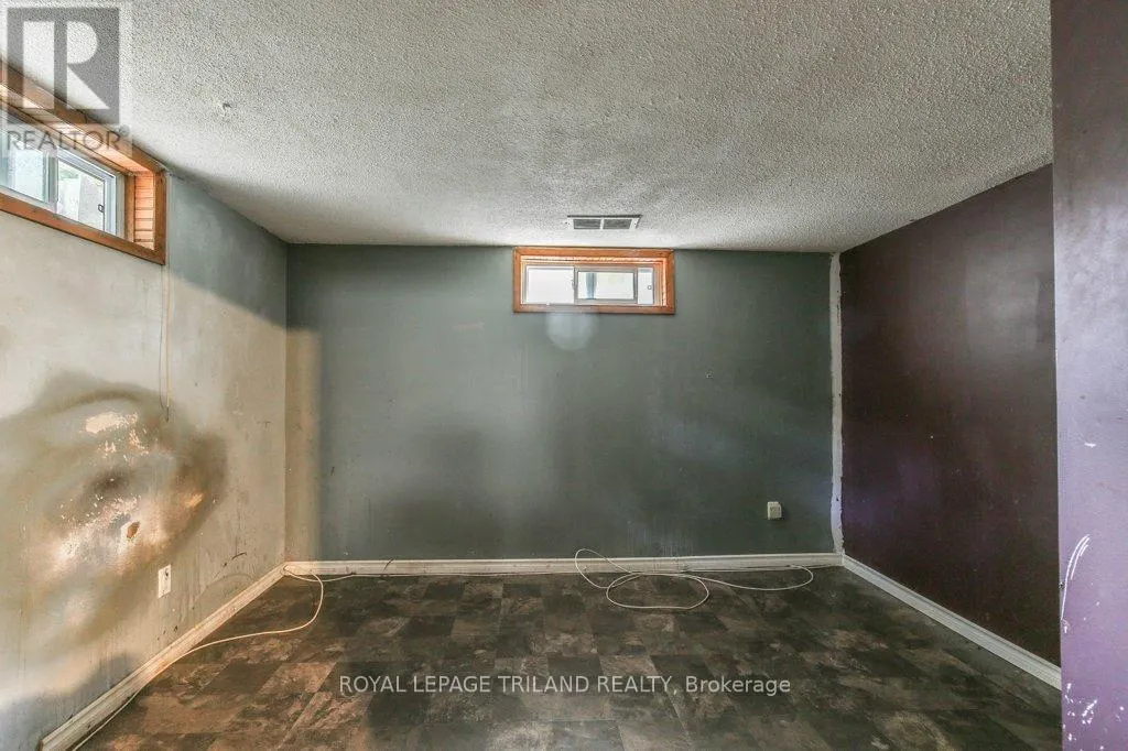 26 PONDEROSA CRESCENT