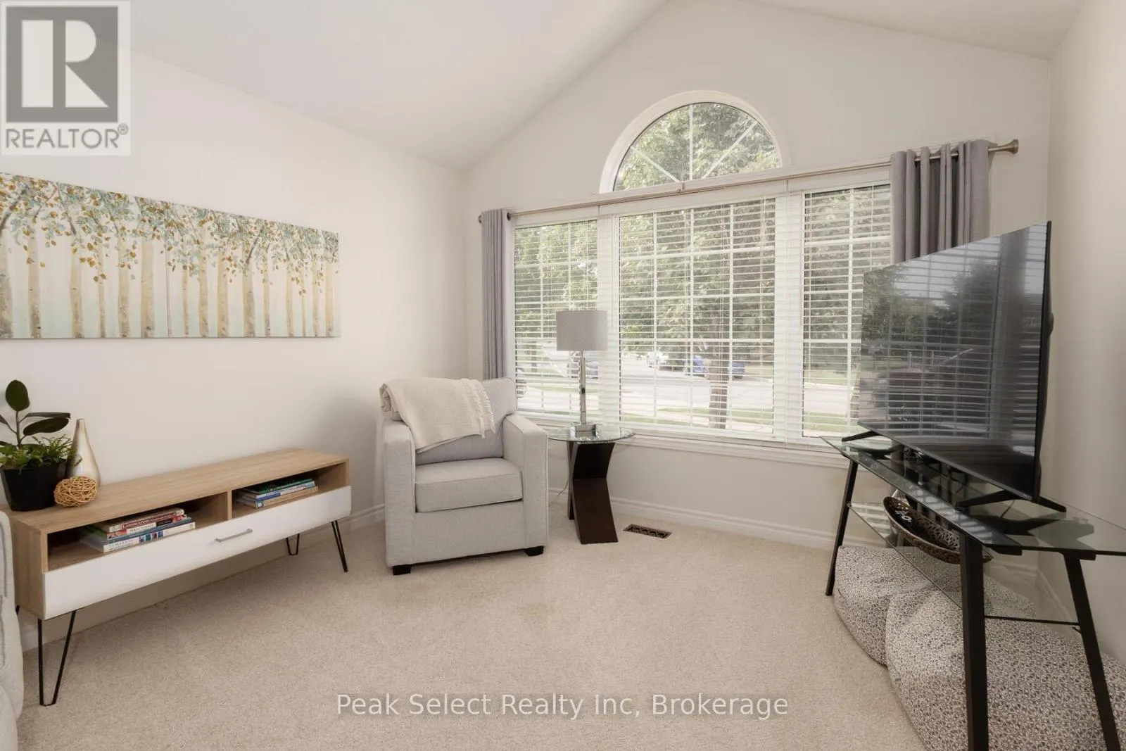 62 KILLORAN CRESCENT
